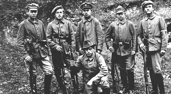 "Jak to na wojence ładnie": Nuty, chwyty, historia i wskazówki