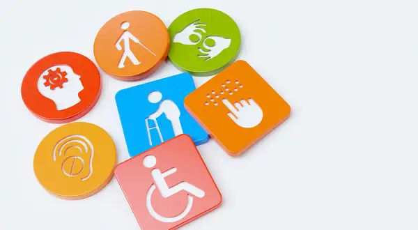 Icone colorate rappresentano ausili per la mobilità e accessibilità: disabilità visiva, uditiva, motoria, anziani, cognitiva e tattile.