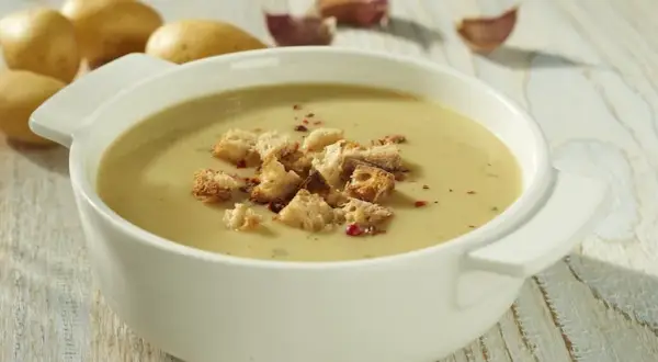 Jak zrobić zupę czosnkową, aby zachwycić smakiem i aromatem