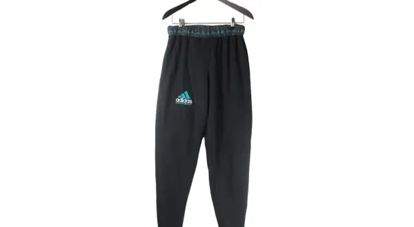 Męska piżama Adidas? Odkryj stylowy loungewear!
