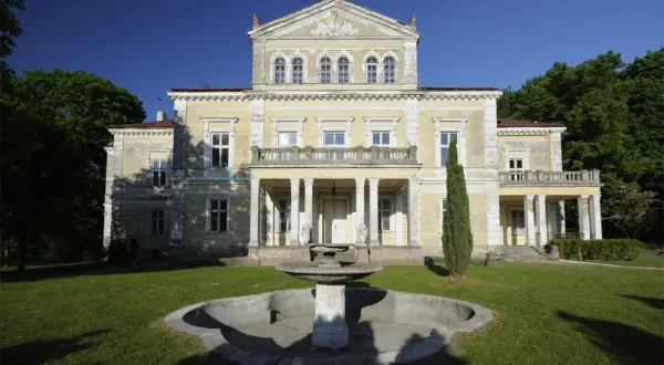 Atrakcje Złoty Potok: Pałac, Pstrągi, Jura Niezapomniana Wycieczka