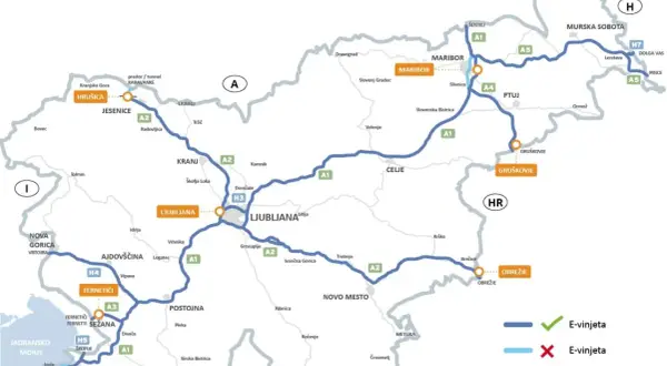 Mapa dróg Słowenii z zaznaczonymi punktami poboru opłat i trasami, gdzie obowiązuje winieta.