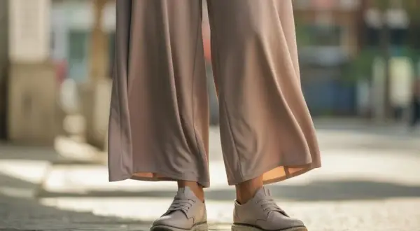 Kombinezon wide leg: Jakie buty wybrać, by wyglądać zjawiskowo?