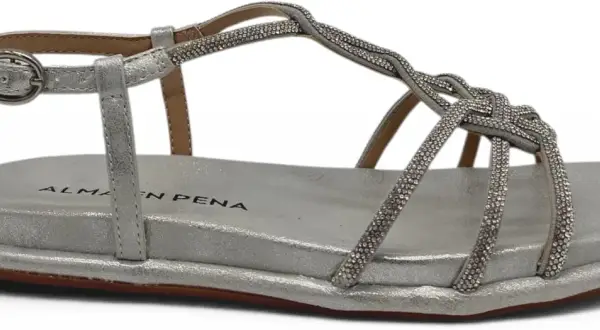 Sandali Alma en Pena argento con strass scintillanti e cinturino regolabile. Perfetti per un look estivo elegante.