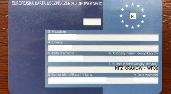 Europejska Karta Ubezpieczenia Zdrowotnego (EKUZ) z napisem NFZ KRAKÓW.