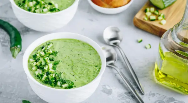 ¿Cansado del gazpacho? Prueba esta sopa fría de pepino (y sus trucos)