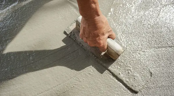 Wylewka betonowa ile na m2 – poznaj koszty i ważne szczegóły