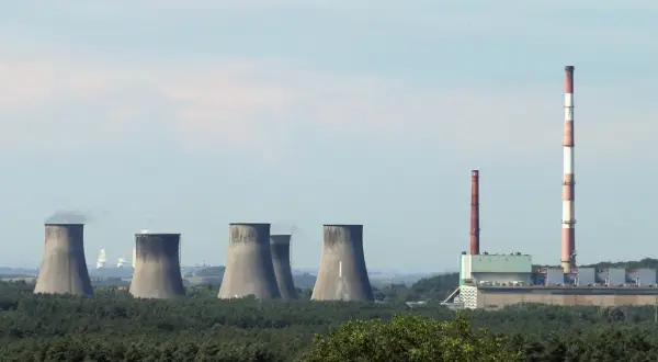 Elektrownia Jaworzno: Blok 910 MW, awarie, zielona przyszłość