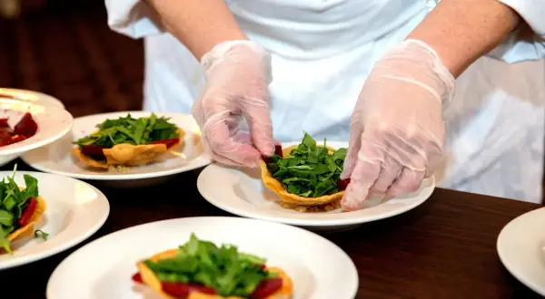 Gdzie zjeść w Inowrocławiu? Odkryj najlepsze restauracje i smaki