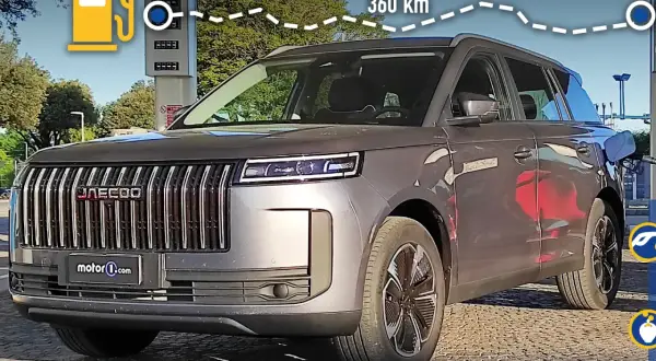 Il Jaecoo 5 full hybrid, con un'autonomia di 360 km, è in fase di rifornimento. Scopri il suo prezzo!