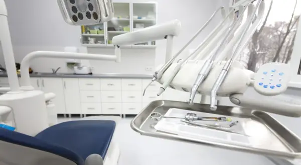 Darmowy dentysta NFZ: Sprawdź, za co nie zapłacisz u stomatologa