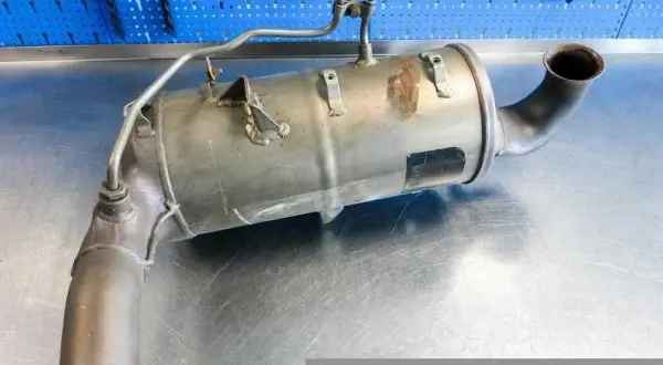 Audi DPF: Limity sadzy i popiołu. Sprawdź, kiedy interweniować!