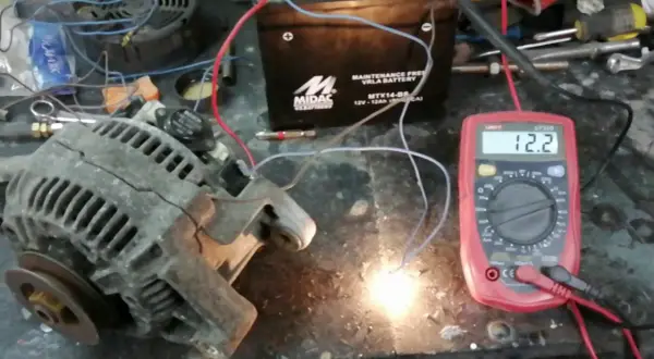 Ile volt ładuje alternator? Sprawdź, czy twój działa poprawnie i uniknij awarii!