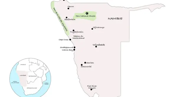 Mapa Namibii z zaznaczonymi atrakcjami, idealna do planowania namibia wycieczka: Etosha, Sossusvlei, Wybrzeże Szkieletów.