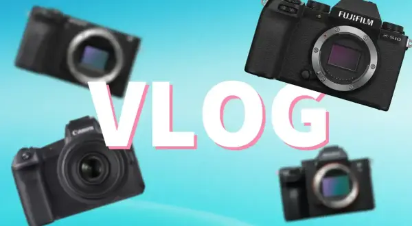 Cztery aparaty, w tym Fujifilm X-S10 i Canon, unoszą się obok napisu VLOG. Sprawdź nasz aparat kompaktowy ranking!
