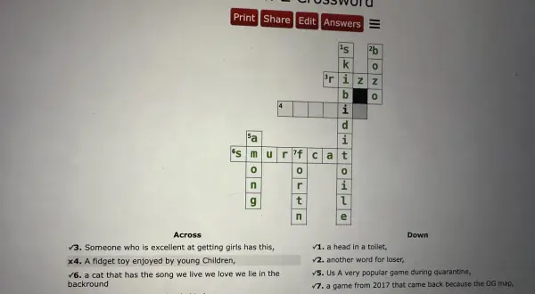 Rozwiązuję krzyżówkę "Gen-Z Crossword", gdzie odpowiedź na jedno z pytań, "zabawka dla dzieci", jest w ręku Fidiasza.