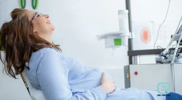 Ból zęba w ciąży? Sprawdź, co bezpiecznie zażyć i czego unikać!