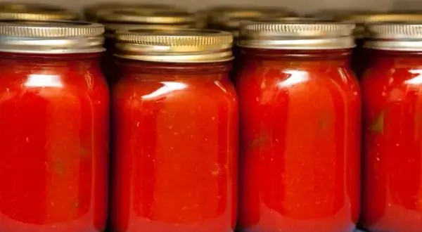 Jak przygotować sos pomidorowy do spaghetti na zimę, który zachwyci