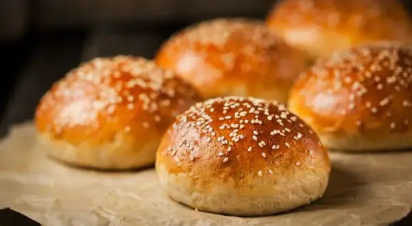 Recette pain à burger maison : le secret du moelleux inratable