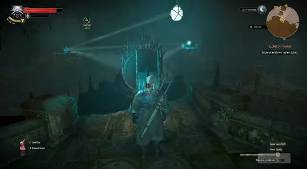 Geralt stoi przed mechanizmem Słonecznego Kamienia w Wiedźminie 3, gotów do rozwiązania zagadki luster.