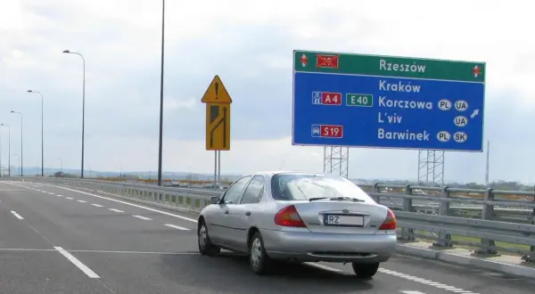 Autostrada A4 Kraków-Rzeszów: Otwarta od lat! Opłaty, MOPy, przyszłość