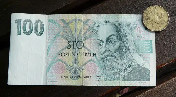 Jaka waluta obowiązuje w Pradze? Wszystko o koronie czeskiej i płatnościach