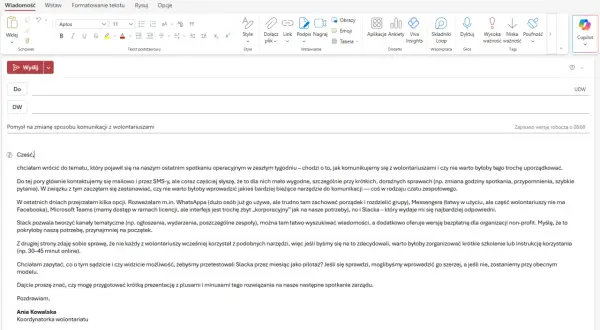 E-mail z propozycją narzędzia do komunikacji z wolontariuszami. Autorka zastanawia się, jak wkleić print screen z porównaniem opcji.