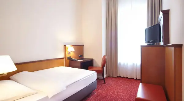 Hotel Hafen Hamburg: Unvergesslicher Hafenblick lohnt sich der Aufpreis?