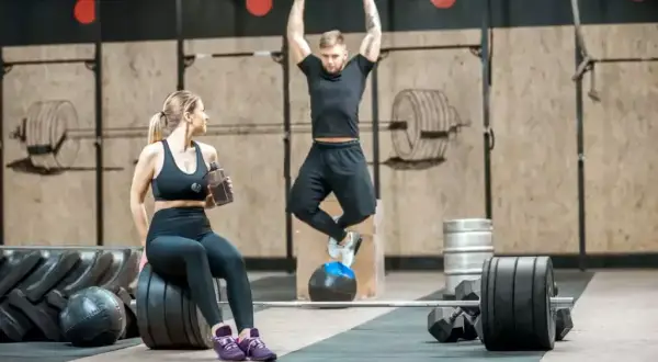 CrossFit dla początkujących: Jak zacząć bezpiecznie i skutecznie?