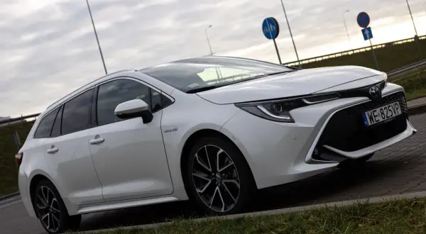 Toyota czy Hyundai hybryda? Która lepsza dla Ciebie? Analiza