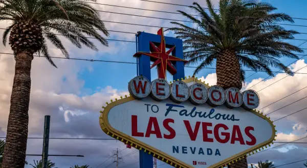 Przegląd auta przed wyjazdem do Las Vegas – checklist dla fanów rozrywki i podróży