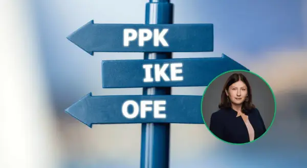 Znak drogowy z opcjami PPK, IKE, OFE i kobieta. Zmiana pracy to dobry moment na przemyślenie PPK.