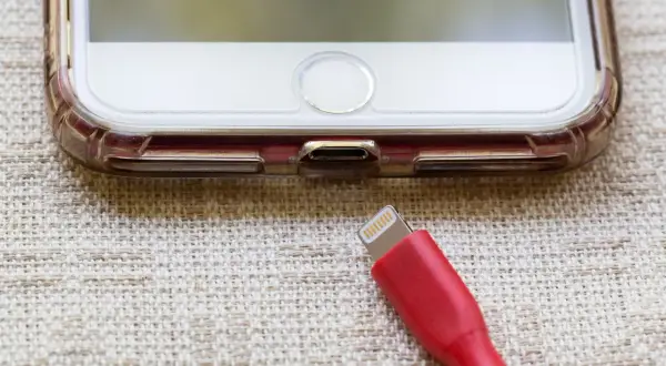 Jaki kabel do iPhone 11? Wybierz najlepszy kabel do ładowania i danych