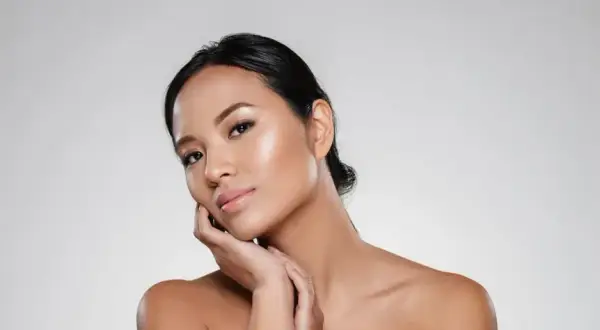 Makijaż rozświetlający: Odkryj sekret naturalnego efektu glow
