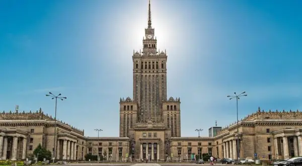 12 fascynujących ciekawostek o Pałacu Kultury i Nauki, które cię zaskoczą