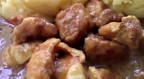 Twój sos wieprzowy: Sekrety miękkości i smaku bez grudek
