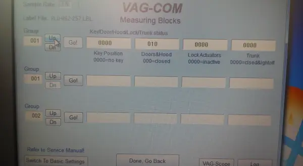 Ekran komputera z programem VAG-COM, pokazujący okno "Measuring Blocks" z danymi kluczyka Audi.