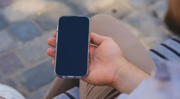 Jak wyłączyć iPhone 13? Wszystkie metody, nawet awaryjne!