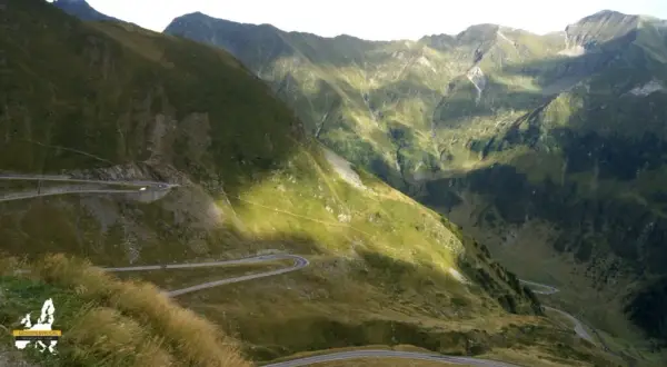 Niezapomniane trasy motocyklowe w Europie: Alpy, Rumunia i więcej