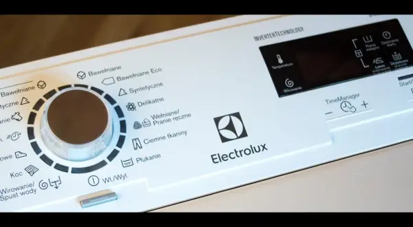 Jak włączyć pralkę Electrolux - proste kroki i najczęstsze problemy