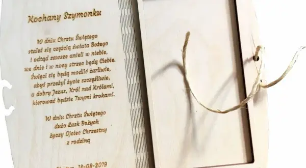 Idealny prezent na chrzest od chrzestnego: Koperta czy pamiątka?