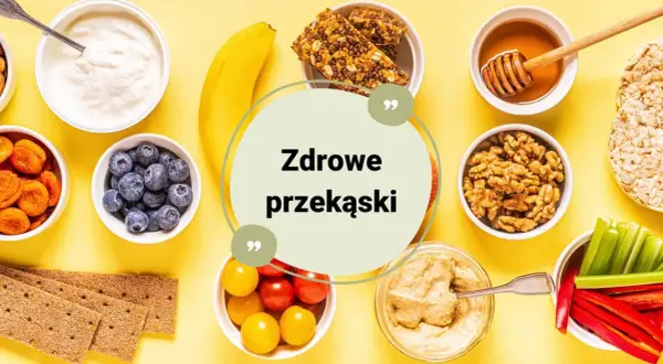 Zdrowe przekąski: jogurt, owoce, orzechy, warzywa i batony musli na żółtym tle.