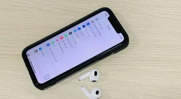 Jak wyłączyć dźwięk aparatu iPhone i robić zdjęcia dyskretnie