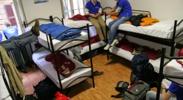 Jak wygląda nocleg w hostelu? Odkryj zaskakujące realia i udogodnienia