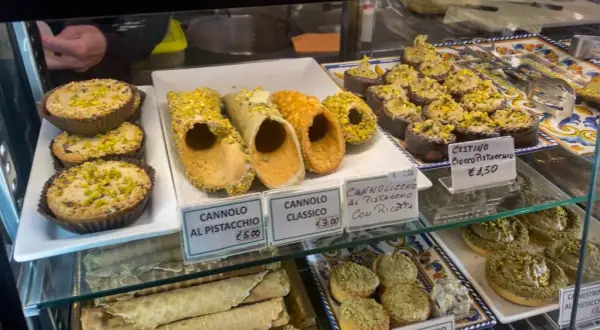 Taormina gdzie zjeść - odkryj najlepsze restauracje i lokalne smaki