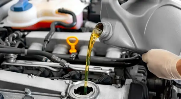 Olej Millers czy Motul - który wybór zapewni lepszą ochronę silnika?