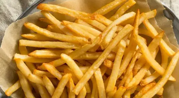 Ile piec frytki w piekarniku, aby uzyskać idealną chrupkość?