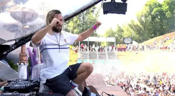 Ile zarabia DJ na Tomorrowland? Zaskakujące stawki i czynniki wpływające na wynagrodzenie