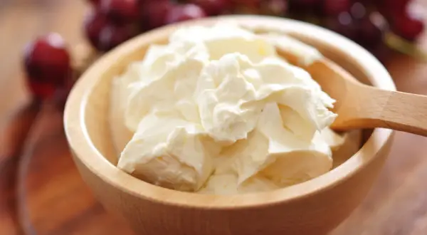 Czy mascarpone jest fit? Sprawdź, jak wpływa na dietę i zdrowie