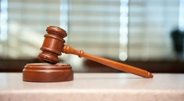 Co oznacza, że wyrok jest nieprawomocny? Kluczowe informacje i skutki